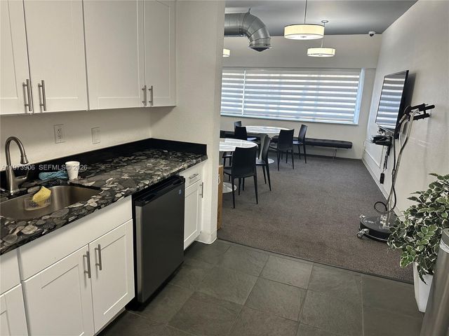 401 Golden Isles Dr 1013, Hallandale Beach, FL 33009