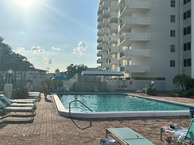 401 Golden Isles Dr 1013, Hallandale Beach, FL 33009