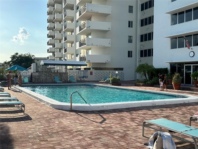 401 Golden Isles Dr 1013, Hallandale Beach, FL 33009