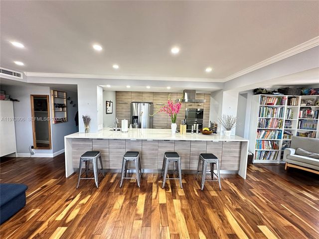 401 Golden Isles Dr 1013, Hallandale Beach, FL 33009