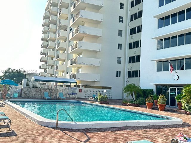 401 Golden Isles Dr 1013, Hallandale Beach, FL 33009