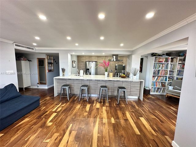 401 Golden Isles Dr 1013, Hallandale Beach, FL 33009