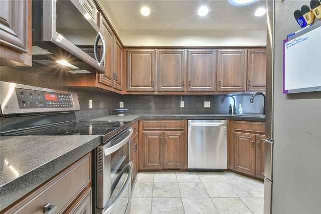 3713 River Oaks Drive, Norman, OK 73072