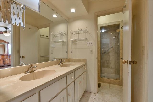 3713 River Oaks Drive, Norman, OK 73072