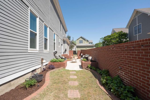 140 MARINA POINT LN, Memphis, TN 38103