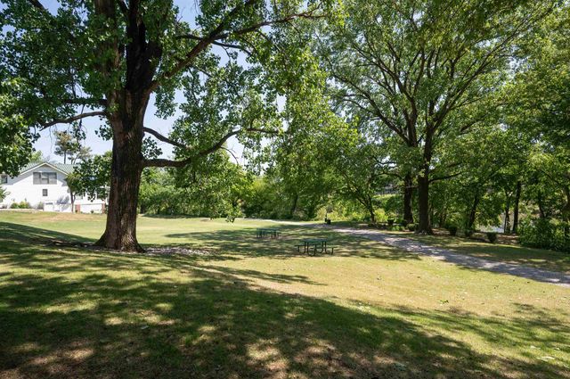 140 MARINA POINT LN, Memphis, TN 38103