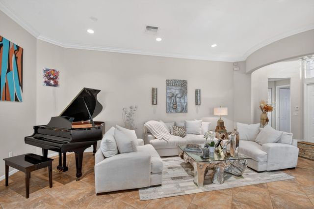 9842 Via Elegante, Wellington, FL 33411