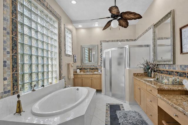 9842 Via Elegante, Wellington, FL 33411