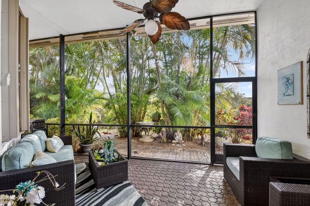 9842 Via Elegante, Wellington, FL 33411
