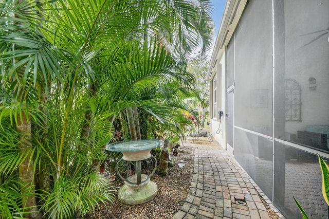 9842 Via Elegante, Wellington, FL 33411