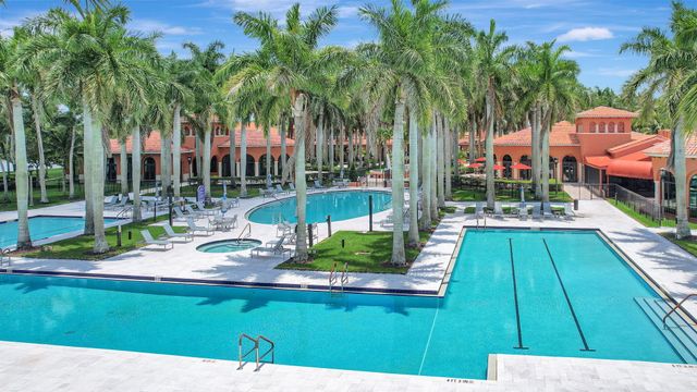 9842 Via Elegante, Wellington, FL 33411
