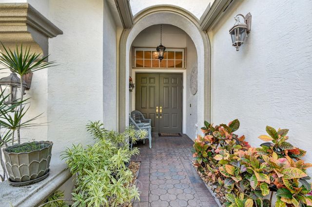 9842 Via Elegante, Wellington, FL 33411