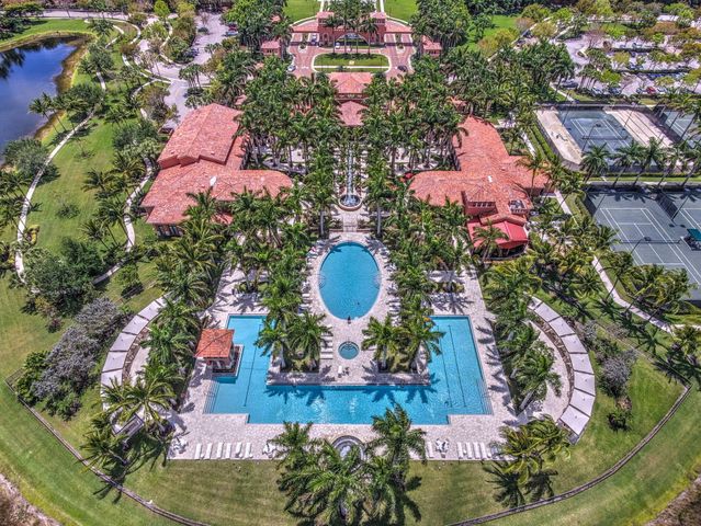 9842 Via Elegante, Wellington, FL 33411
