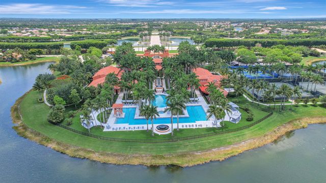 9842 Via Elegante, Wellington, FL 33411