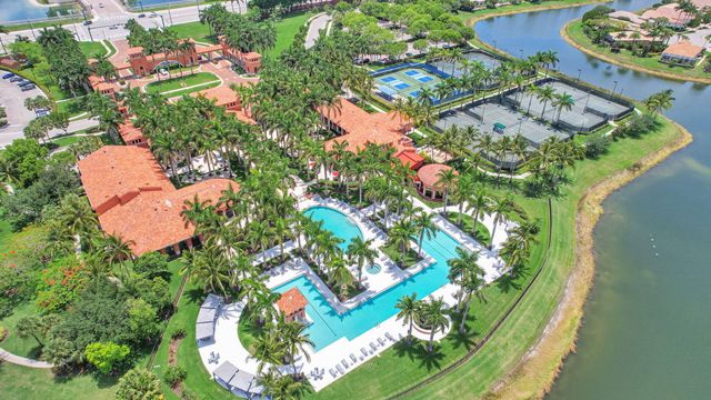 9842 Via Elegante, Wellington, FL 33411