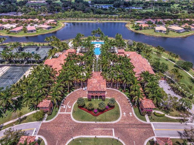 9842 Via Elegante, Wellington, FL 33411
