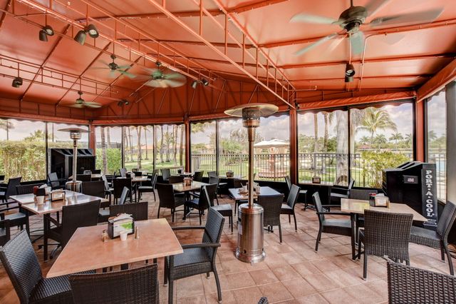 9842 Via Elegante, Wellington, FL 33411