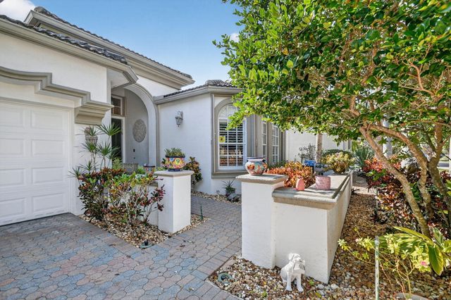 9842 Via Elegante, Wellington, FL 33411