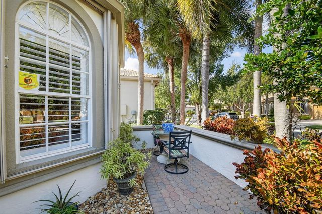 9842 Via Elegante, Wellington, FL 33411