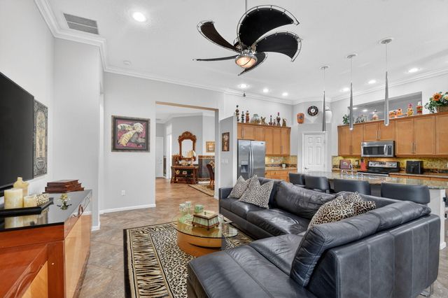 9842 Via Elegante, Wellington, FL 33411