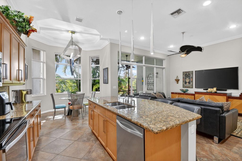 9842 Via Elegante, Wellington, FL 33411
