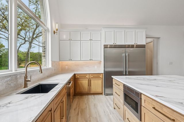 1716 Private, Burleson, TX 76028
