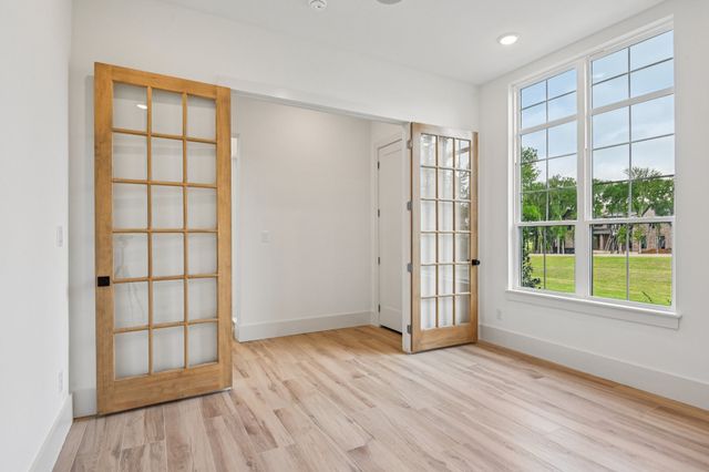 1716 Private, Burleson, TX 76028