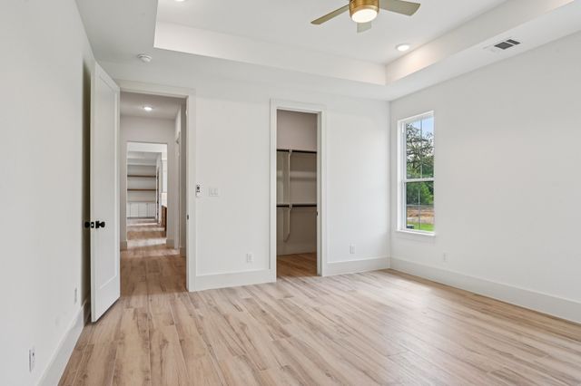 1716 Private, Burleson, TX 76028