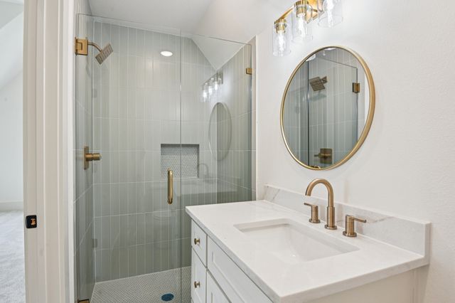 1716 Private, Burleson, TX 76028