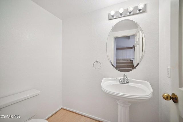 668 Oak Run Trail 103, Oak Park, CA 91377