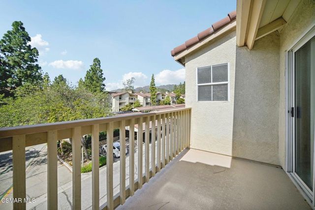 668 Oak Run Trail 103, Oak Park, CA 91377
