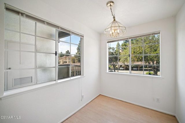 668 Oak Run Trail 103, Oak Park, CA 91377