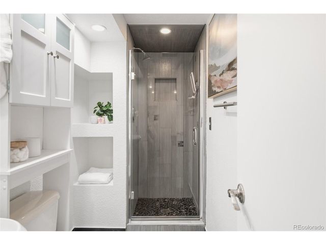 2433 N Irving St, Denver, CO 80211