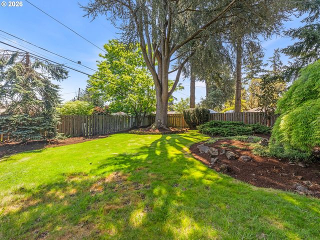 1734 Se 150TH Ave, Portland, OR 97233