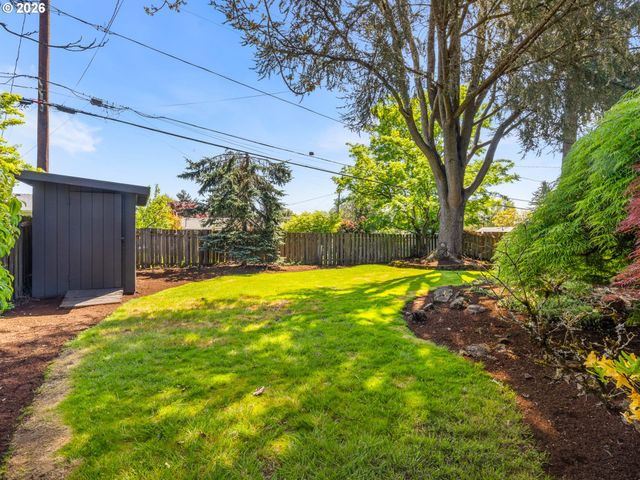 1734 Se 150TH Ave, Portland, OR 97233