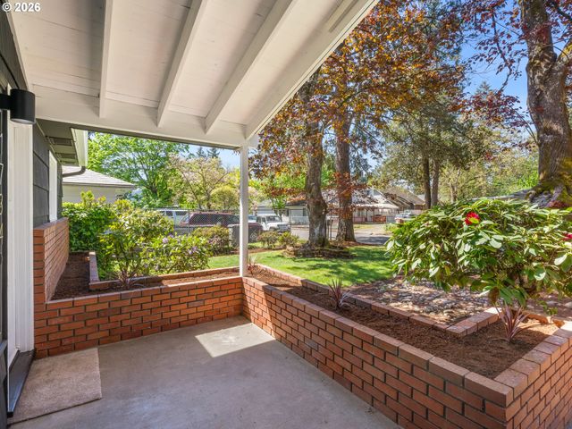 1734 Se 150TH Ave, Portland, OR 97233