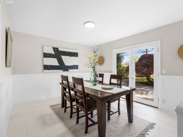 1734 Se 150TH Ave, Portland, OR 97233