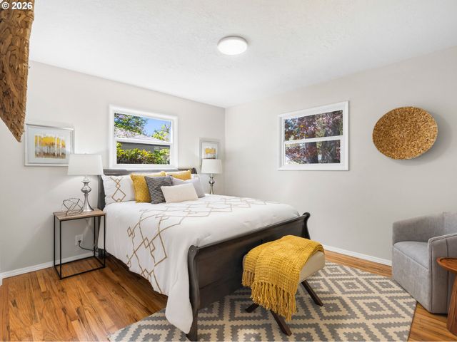1734 Se 150TH Ave, Portland, OR 97233