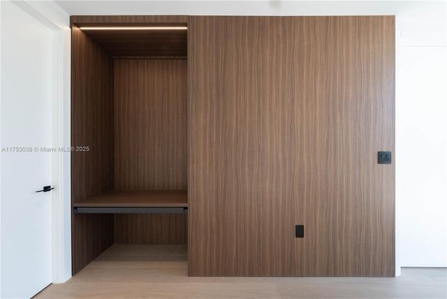 215 Shore Dr S, Miami, FL 33133