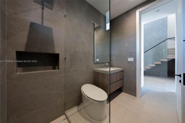 215 Shore Dr S, Miami, FL 33133