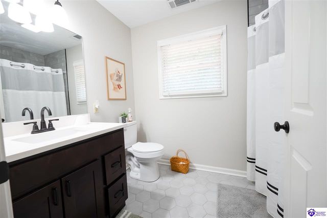 2656 Doe Valley Parkway East, Brandenburg, KY 40108