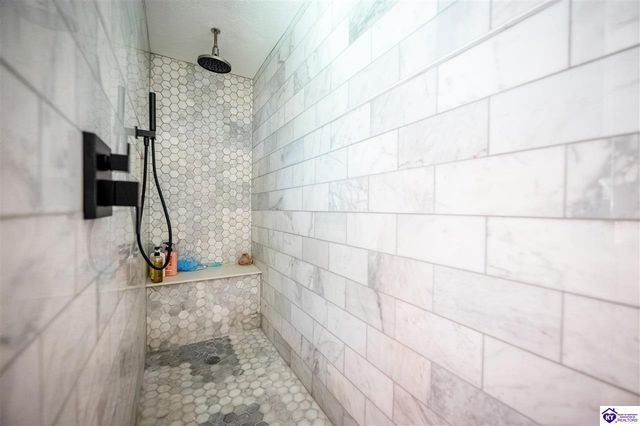 2656 Doe Valley Parkway East, Brandenburg, KY 40108