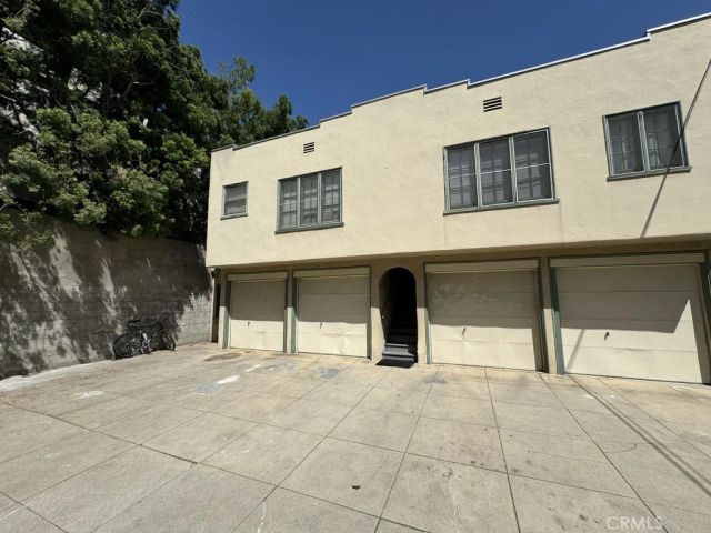 697 Mira Monte Place E, Pasadena, CA 91101