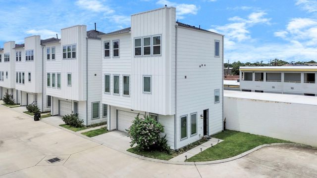 1743 Cove Crescent Court, Houston, TX 77055