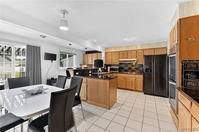 194 Exeter Road, Amherst, NY 14221