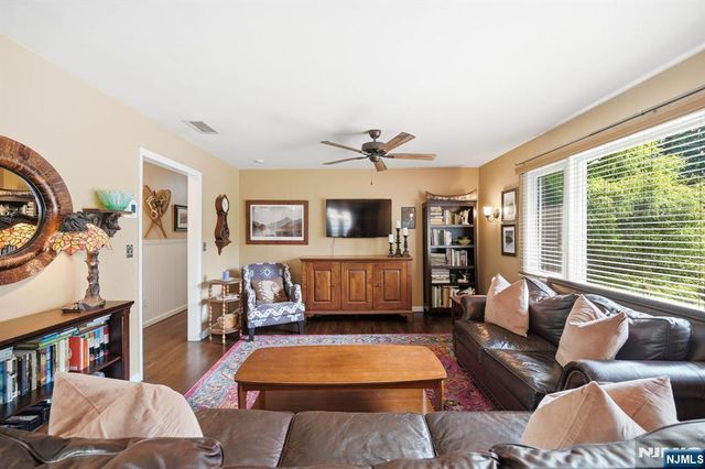 31 Truman Boulevard, Oakland, NJ 07436