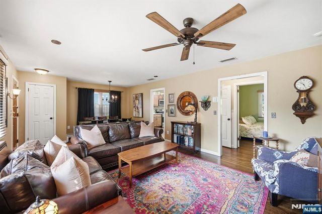 31 Truman Boulevard, Oakland, NJ 07436
