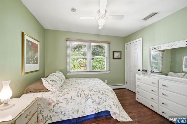 31 Truman Boulevard, Oakland, NJ 07436