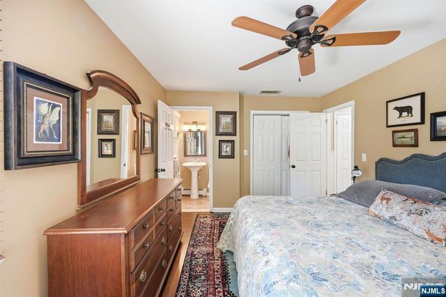 31 Truman Boulevard, Oakland, NJ 07436