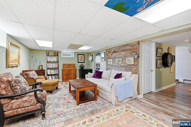 31 Truman Boulevard, Oakland, NJ 07436